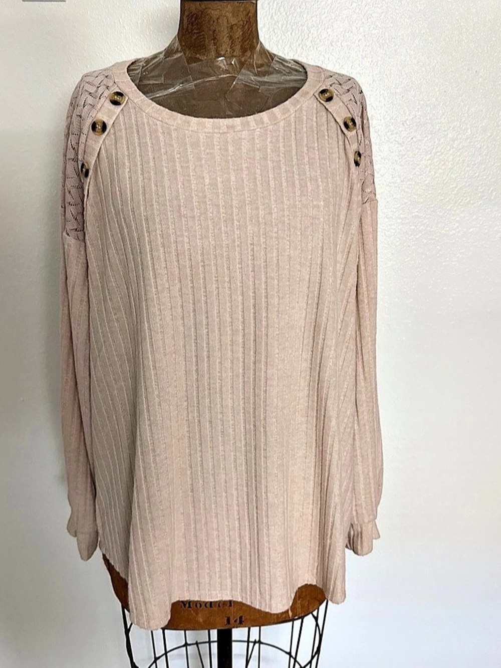 NWT CURE. Tunic sweater top with lace & Button detail sizes 2Xl